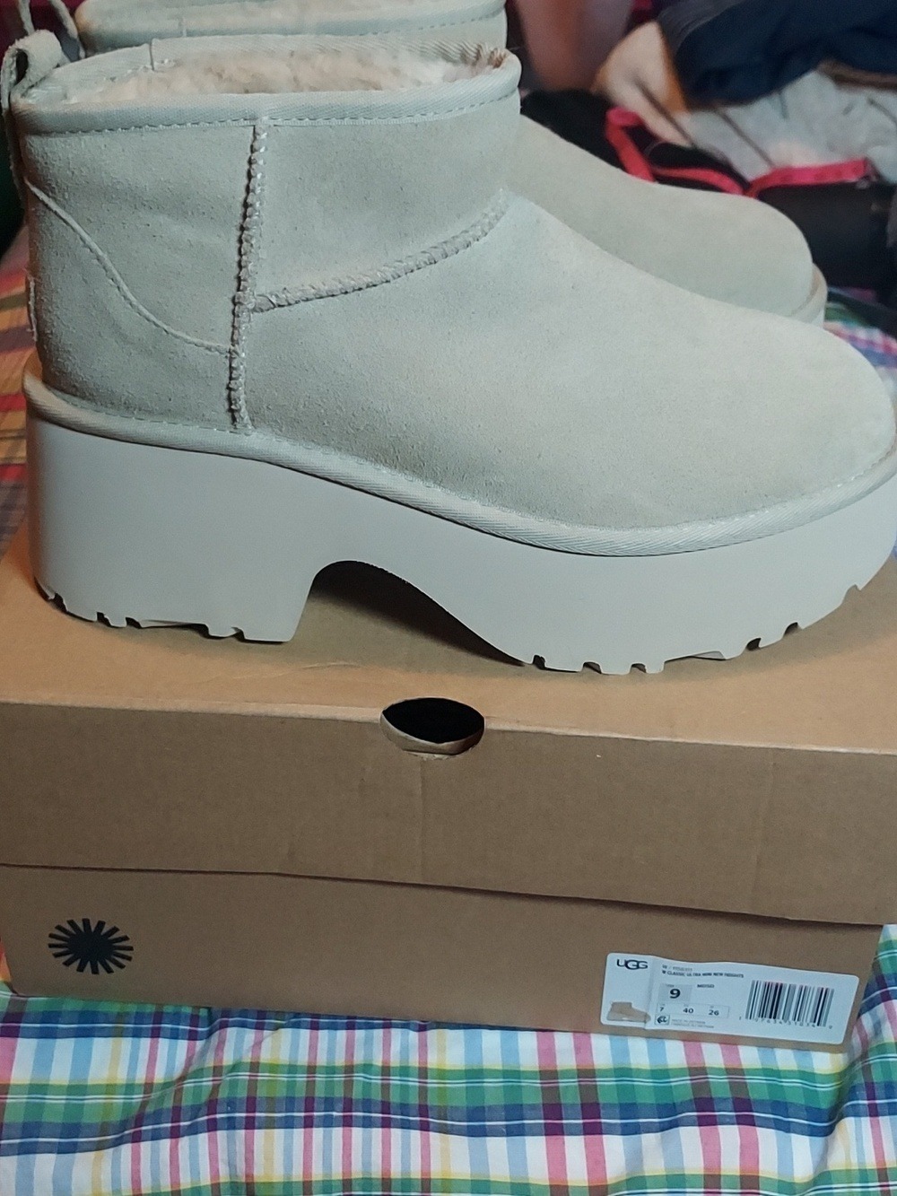 UGG Classic ultra Mini New Heights Boots In Beige MDSD NIB SZ9 - Picture 16 of 16